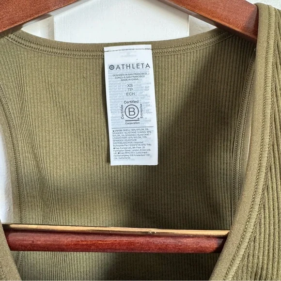 Athleta Aurora NWT crop rib tank XS olive green - Picture 4 of 10